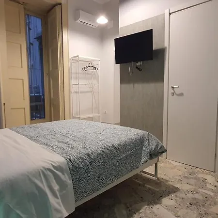 Sofia בית הארחה נאפולי